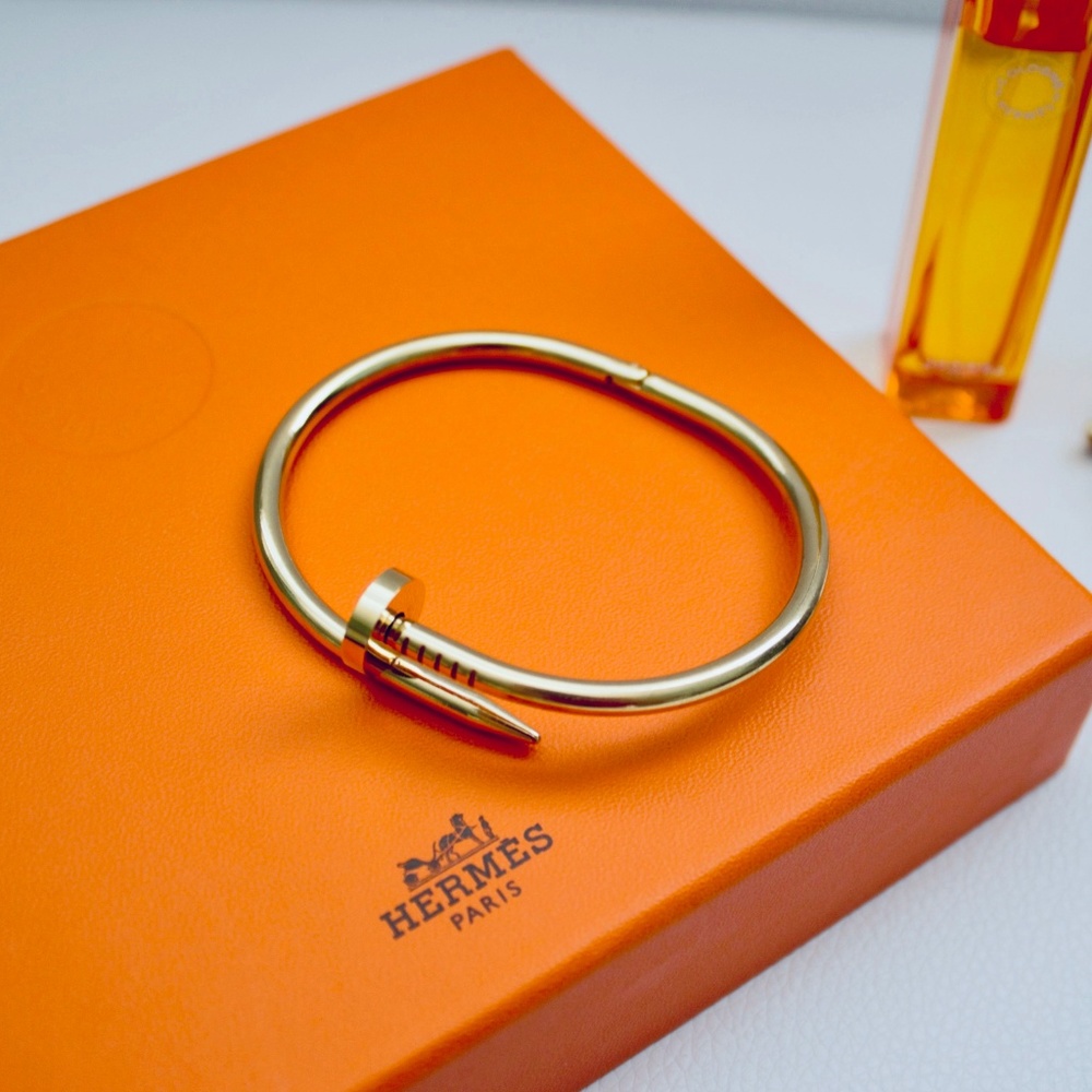Good Quality GOLD Nail Bangle